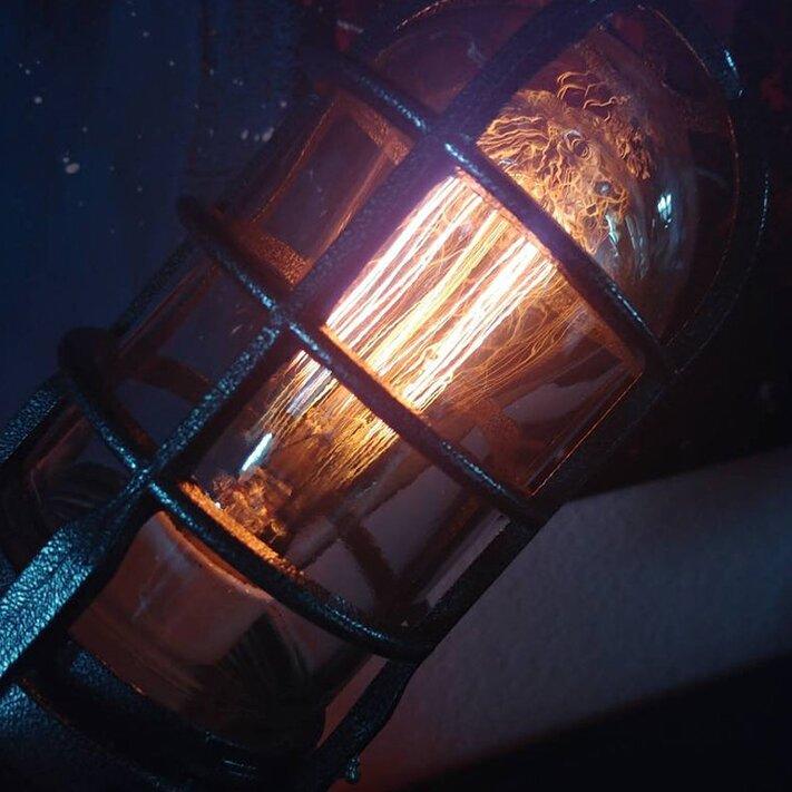 RocketGlow - Håndlavet Steampunk raketlampe med antik Edison pære