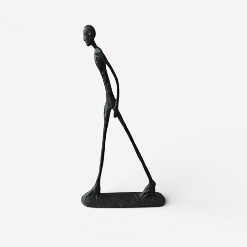 StepAura - Dekorativ Skulptur af Menneskelig Gående Figur