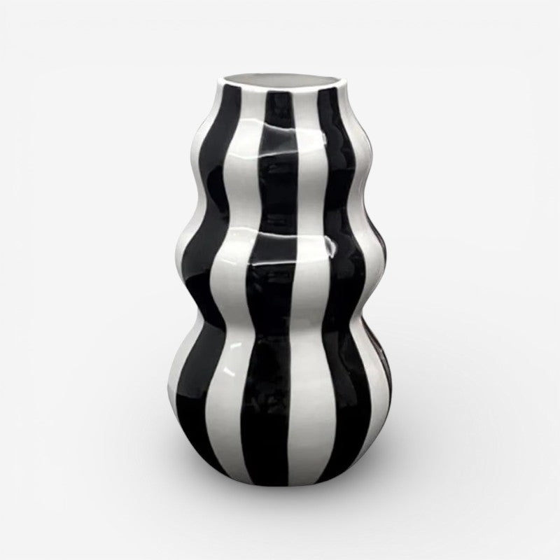 VaseLuxe - Dekorativ Blomstervase med Kreativt Design