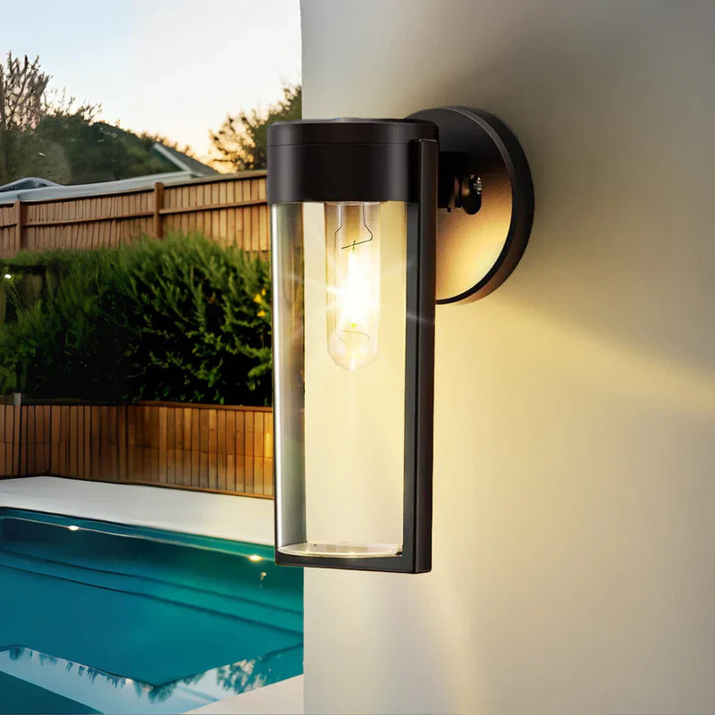 GlowNest - Solcelledrevet Udendørs Væglampe med Moderne Design