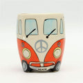 CamperMug – Farverigt kaffekrus med hippiebus-tema og livligt tegneseriedesign