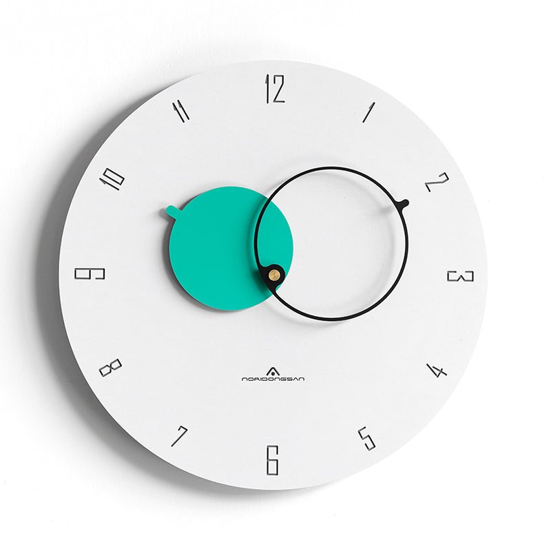 TimeLuxe – Moderne vægur med elegant stil og display